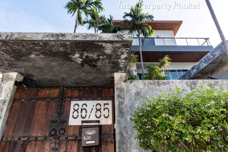 RSR023 8 Bedrooms house for rent and sale