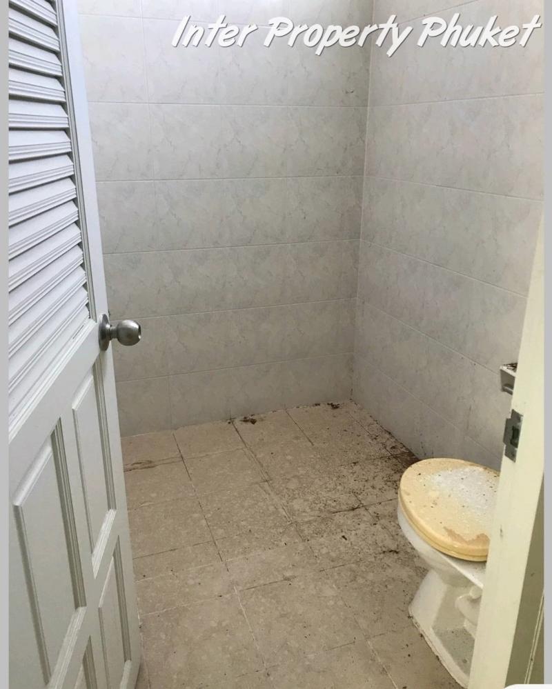 2 Bedrooms Commercial Building for rent