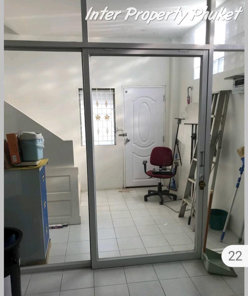 2 Bedrooms Commercial Building for rent