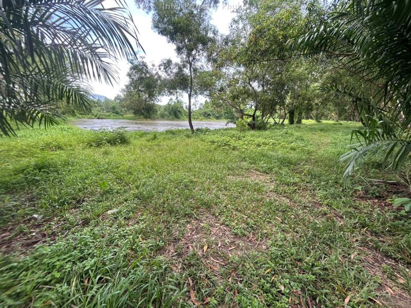 STL125 Land for sale