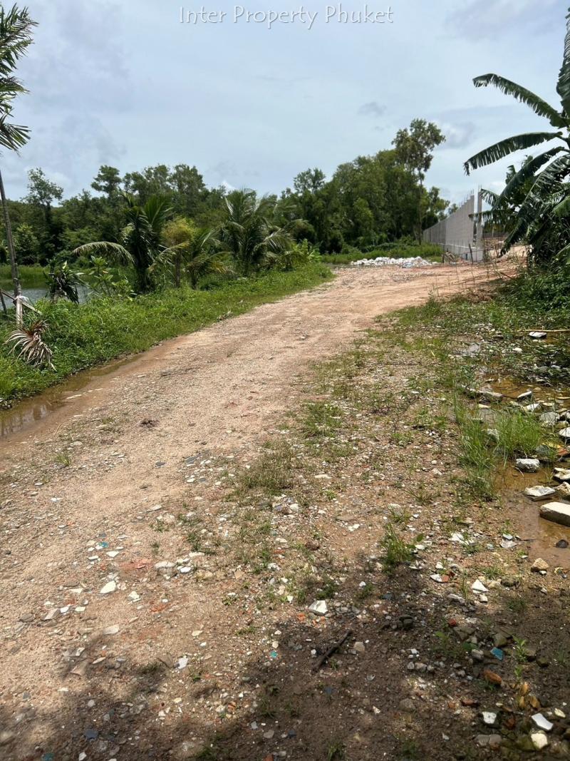 STL125 Land for sale
