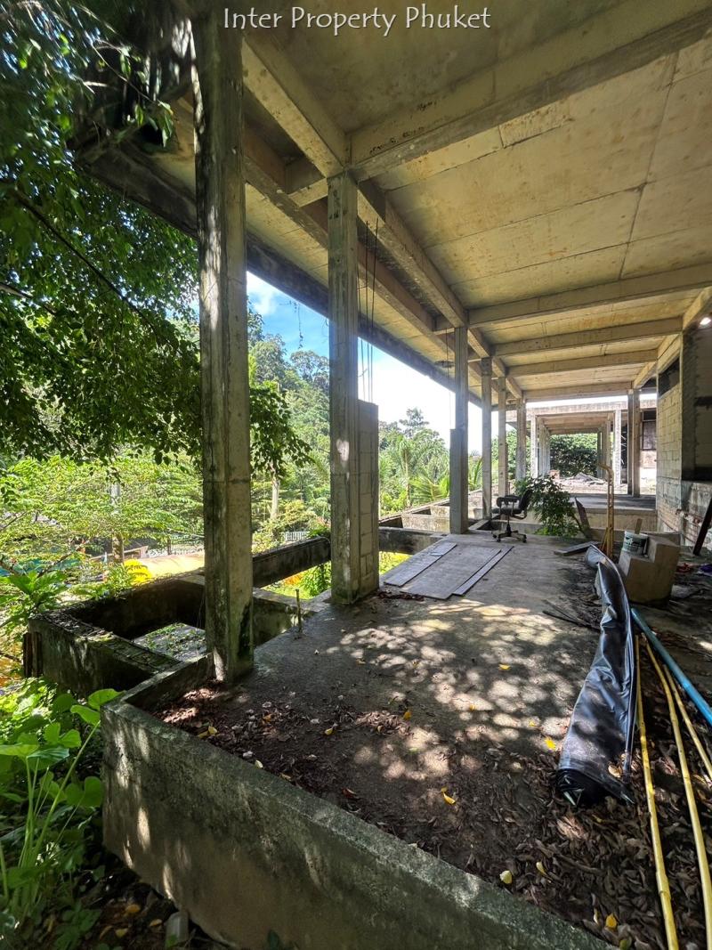 Land 8 Plot for sale