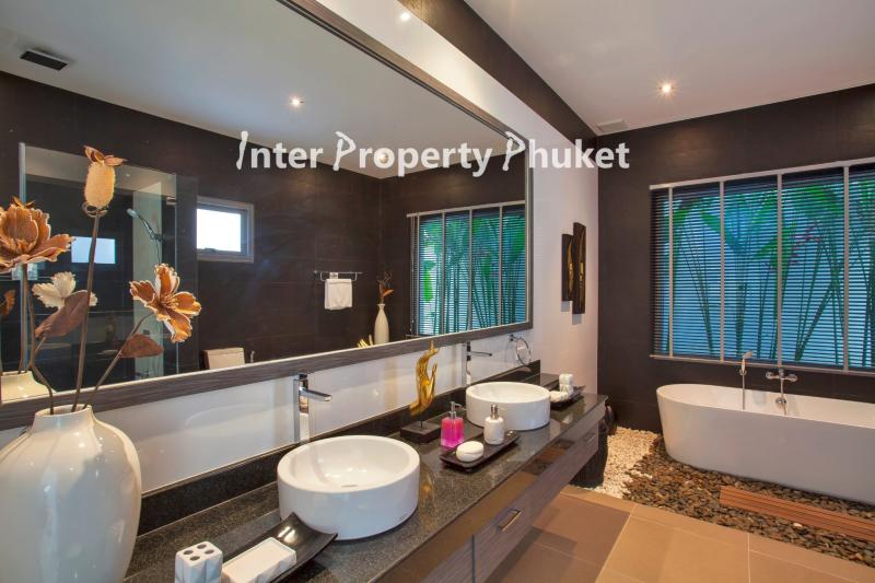 SR129 3 Ensuit bedrooms villa for sale