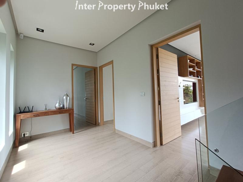 4 Bedrooms Seaview pool villa for rent and sale