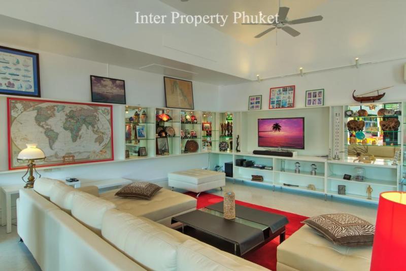 5 Bedrooms Private Villa for rent