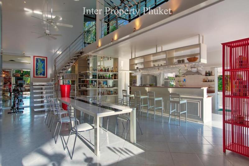 5 Bedrooms Private Villa for rent