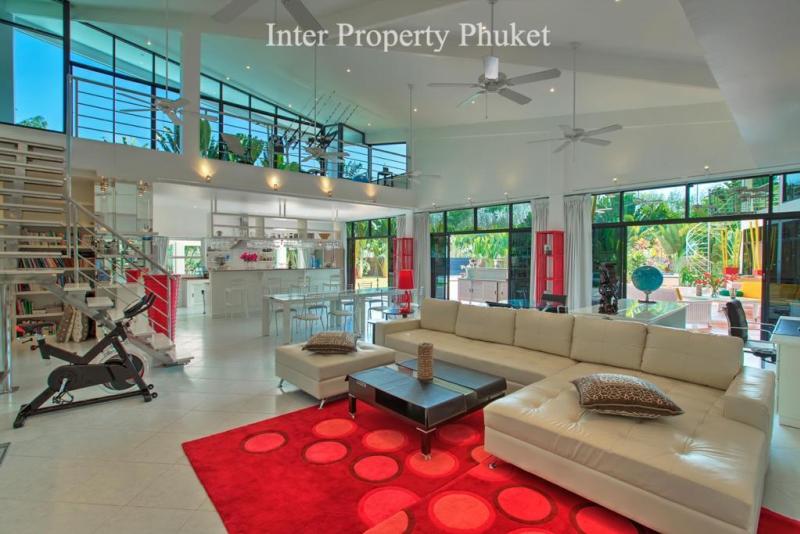 5 Bedrooms Private Villa for rent