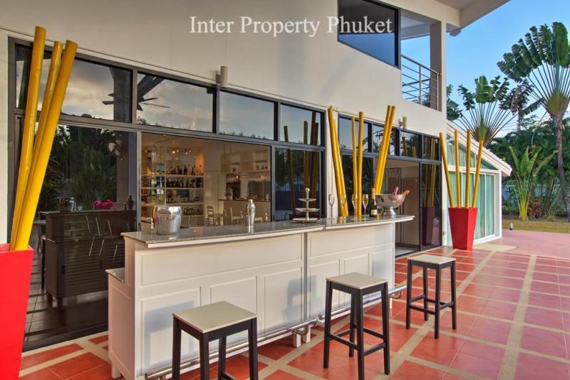 5 Bedrooms Private Villa for rent