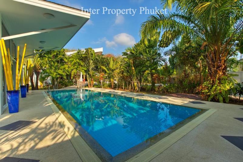 5 Bedrooms Private Villa for rent