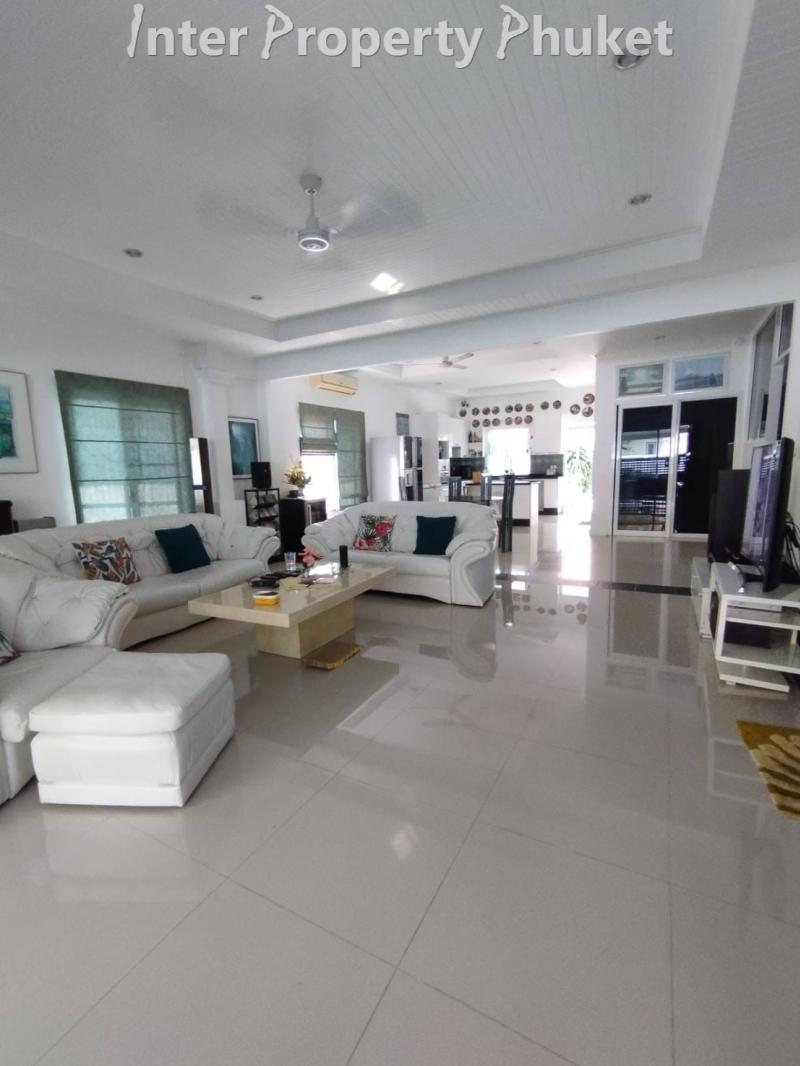 RSTL036 4 Bedrooms villa for rent and sale 