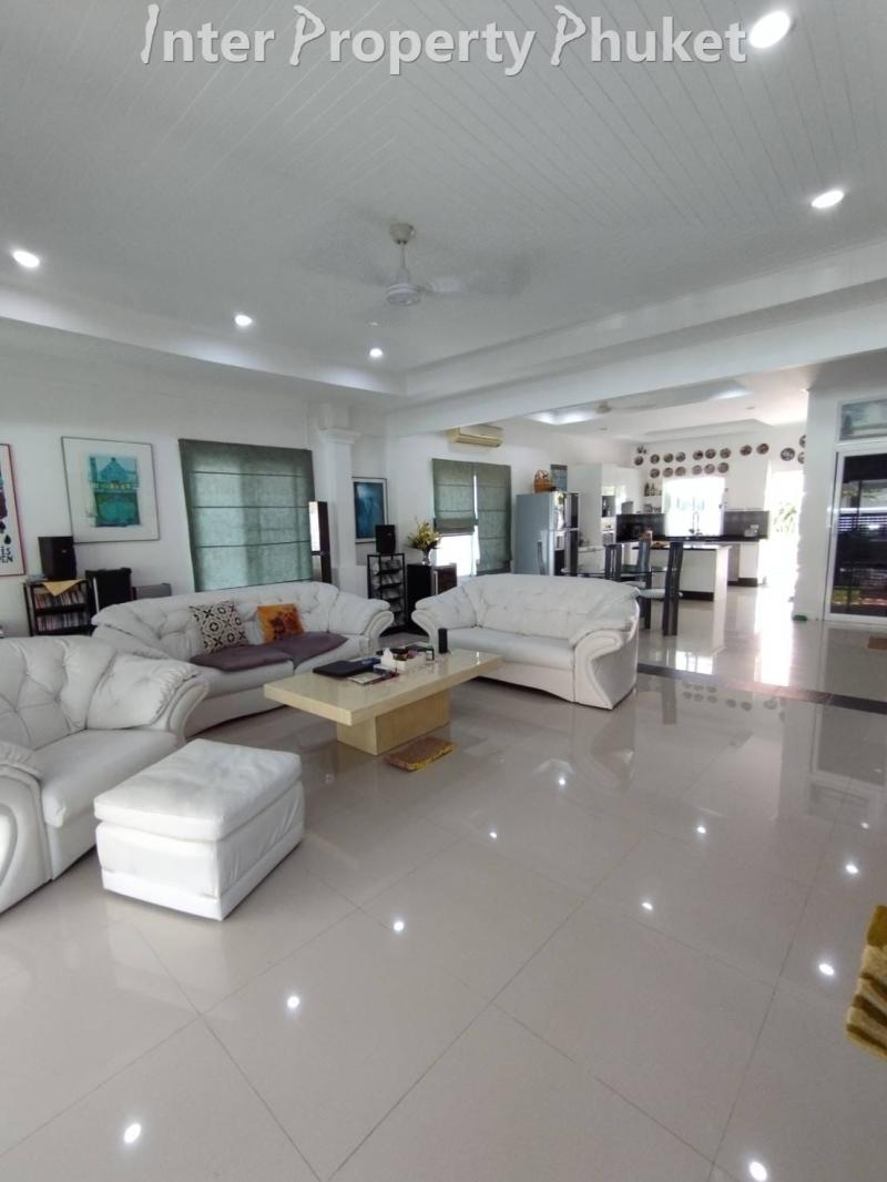 RSTL036 4 Bedrooms villa for rent and sale 