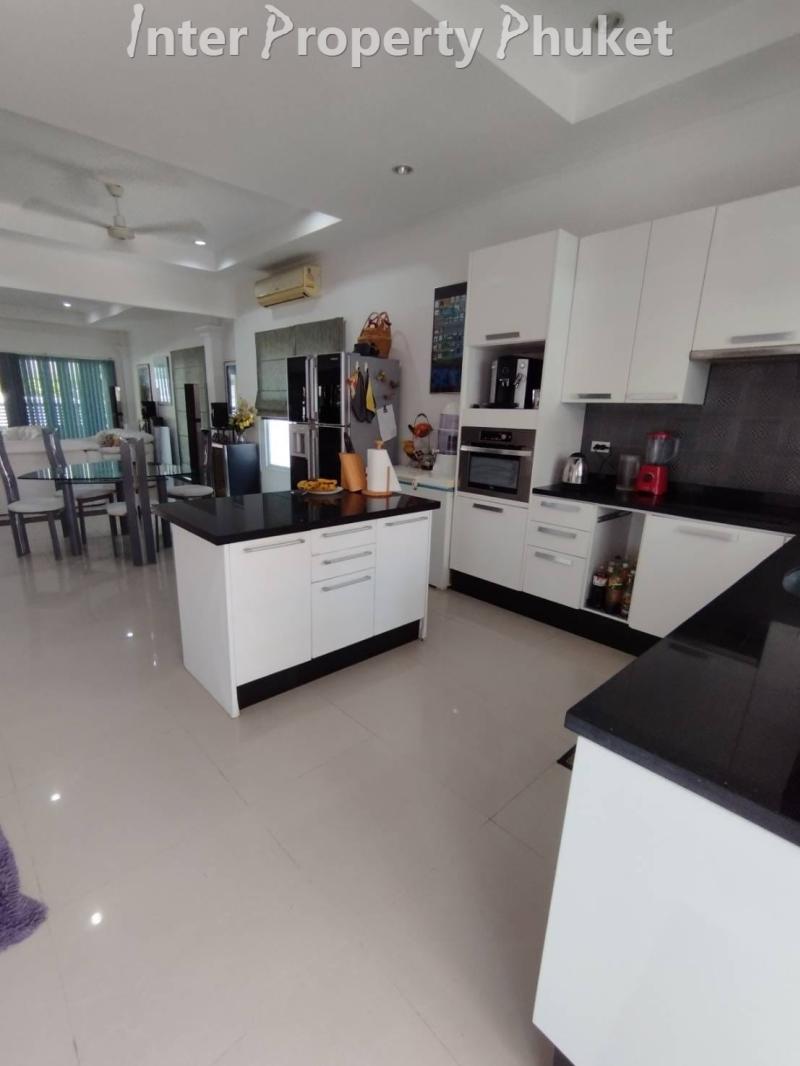 RSTL036 4 Bedrooms villa for rent and sale 