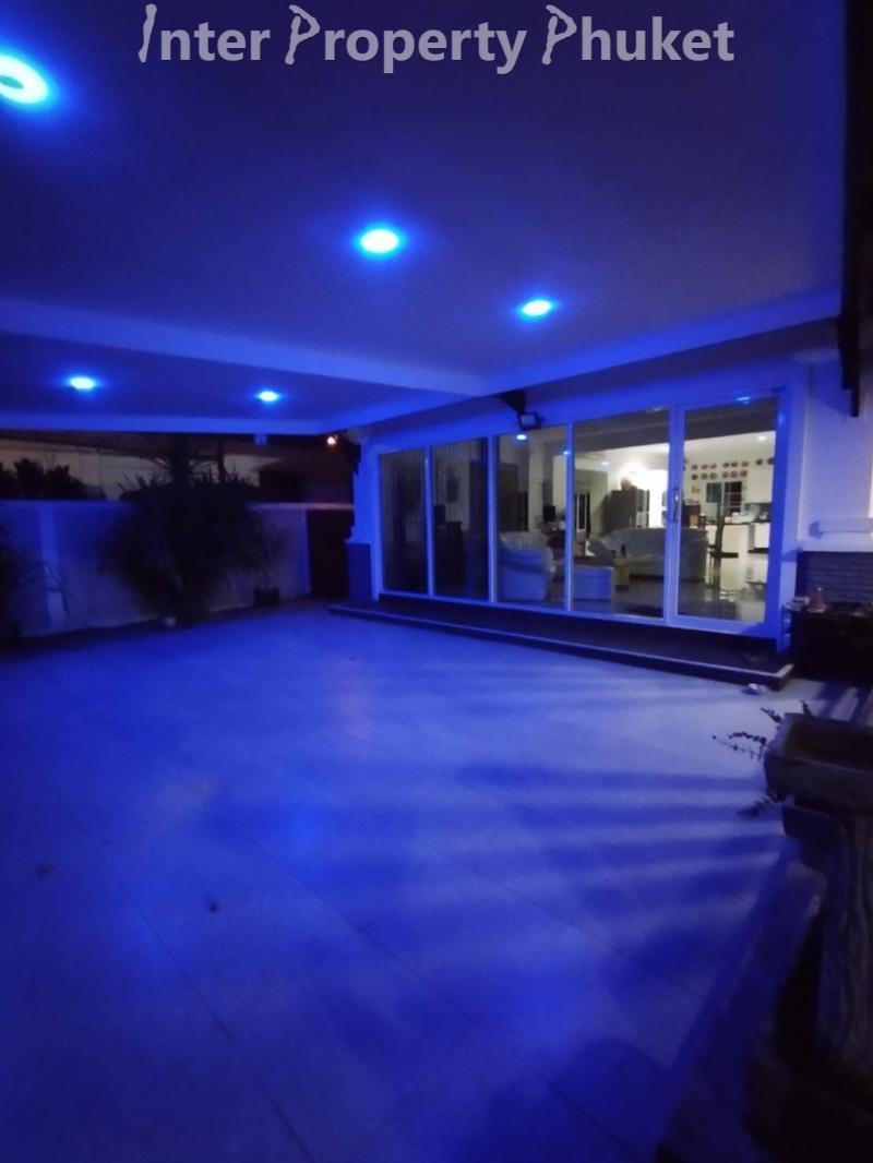 RSTL036 4 Bedrooms villa for rent and sale 