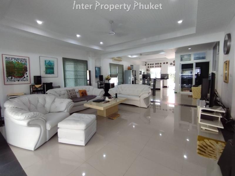 RSTL036 4 Bedrooms villa for rent and sale 