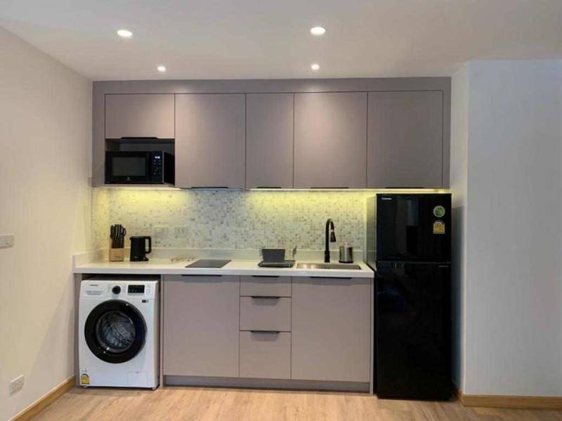 RTL357 1 Bedroom condominium for rent