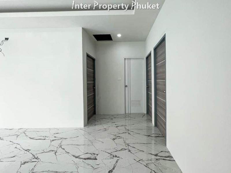 4 Bedrooms new renovated villa for sale