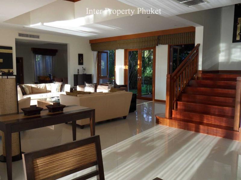 RLG258 4 Bedrooms villa for rent