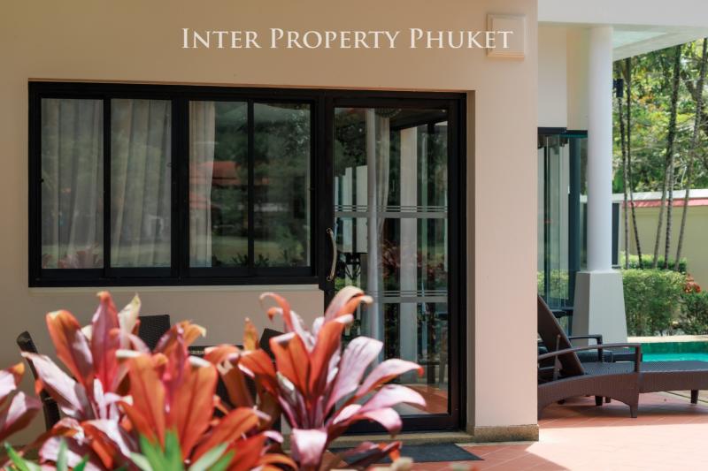 RLG370 4 Bedrooms villa for short term rent