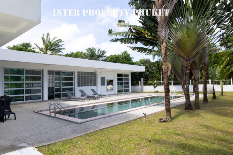 5 bedrooms villa for short-term rent