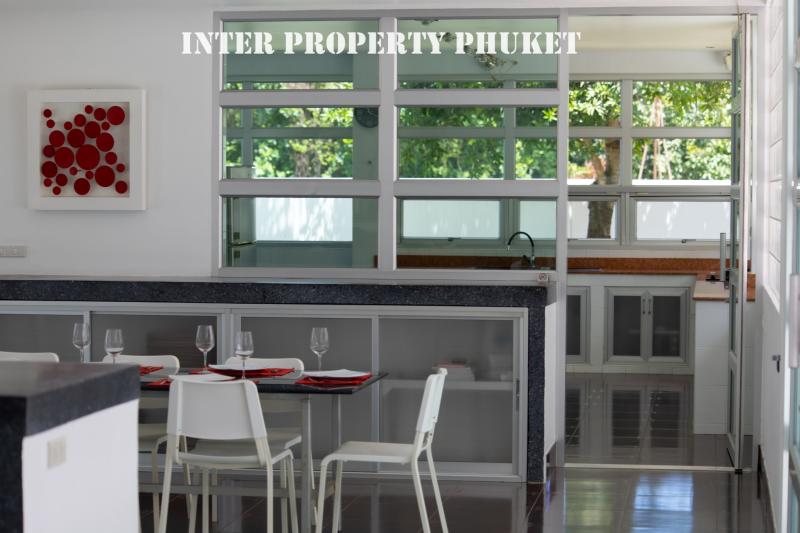 5 bedrooms villa for short-term rent