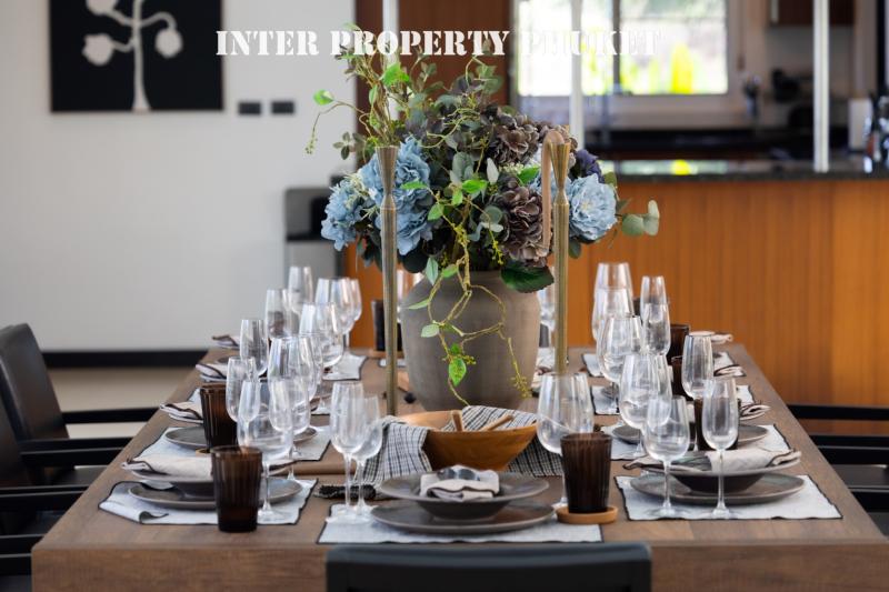 5 bedrooms villa for short-term contract only