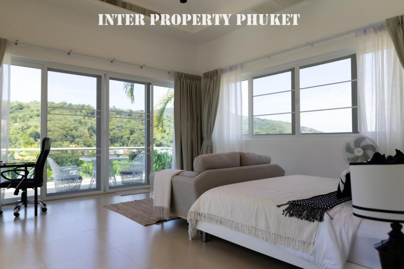 5 bedrooms villa for short-term contract only