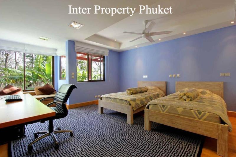 5 Bedrooms Villa in Patong for  rent 