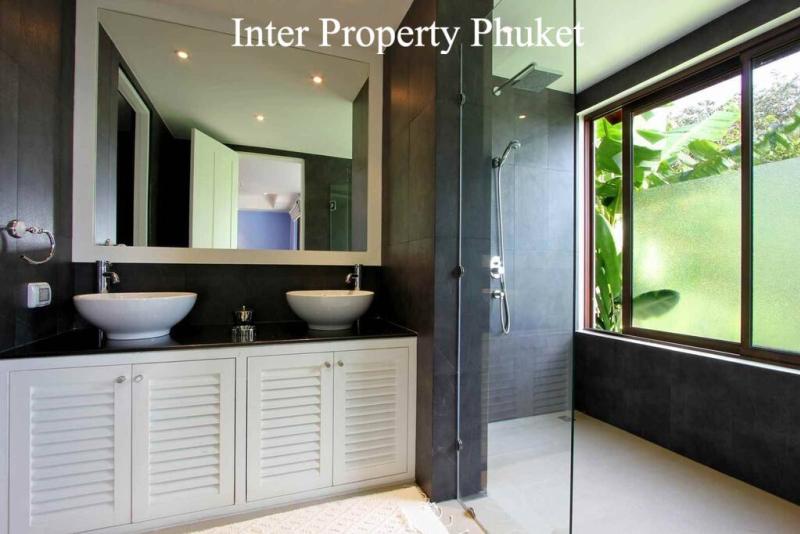 5 Bedrooms Villa in Patong for  rent 