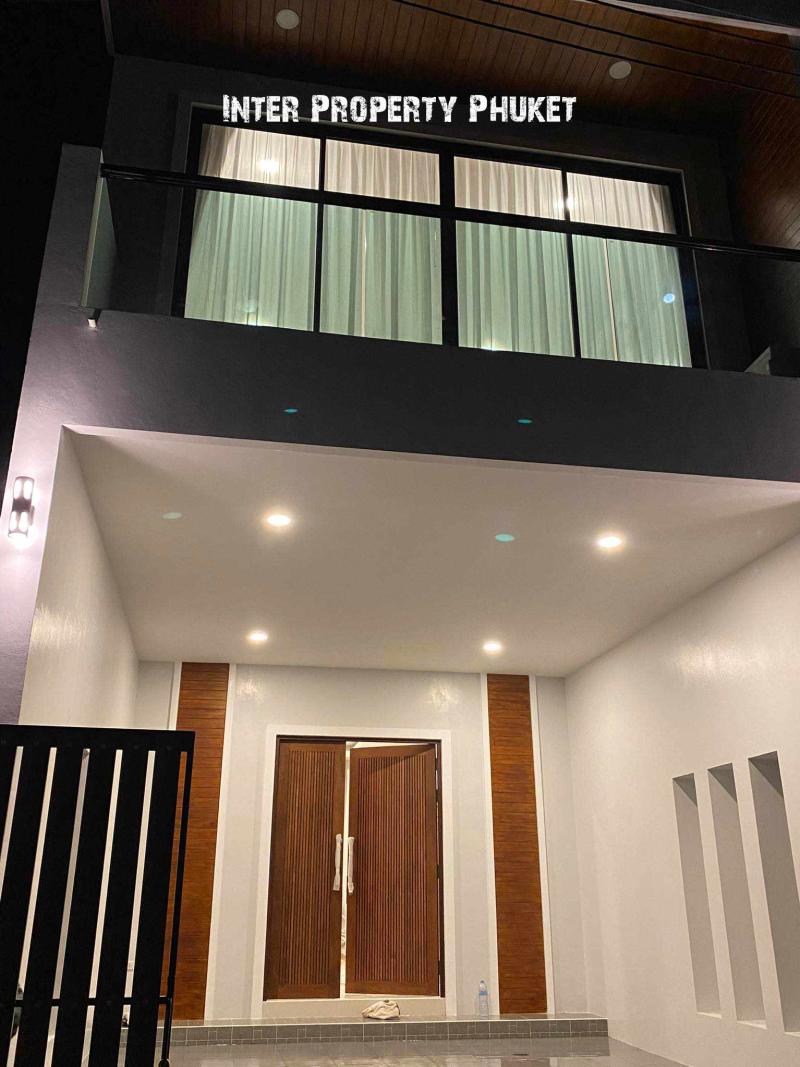 2 Bedrooms House with Pool