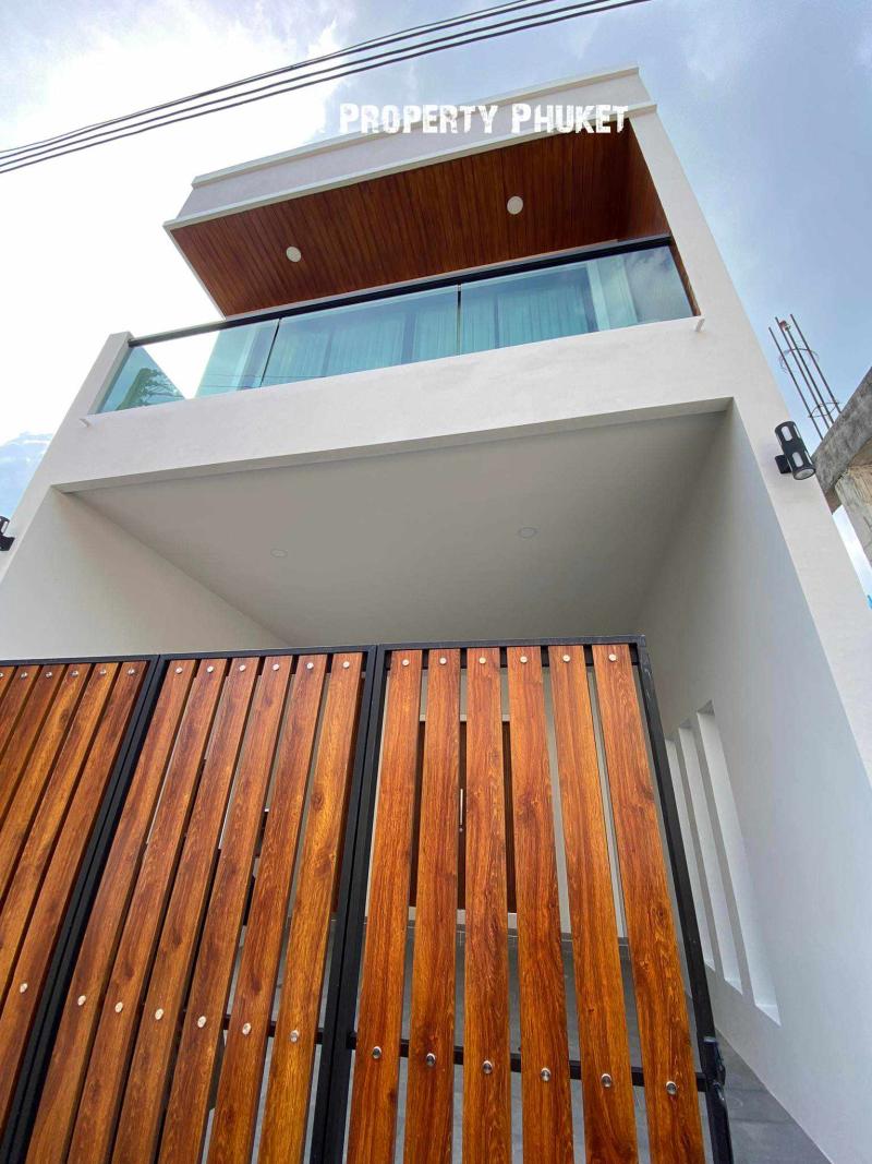 2 Bedrooms House with Pool