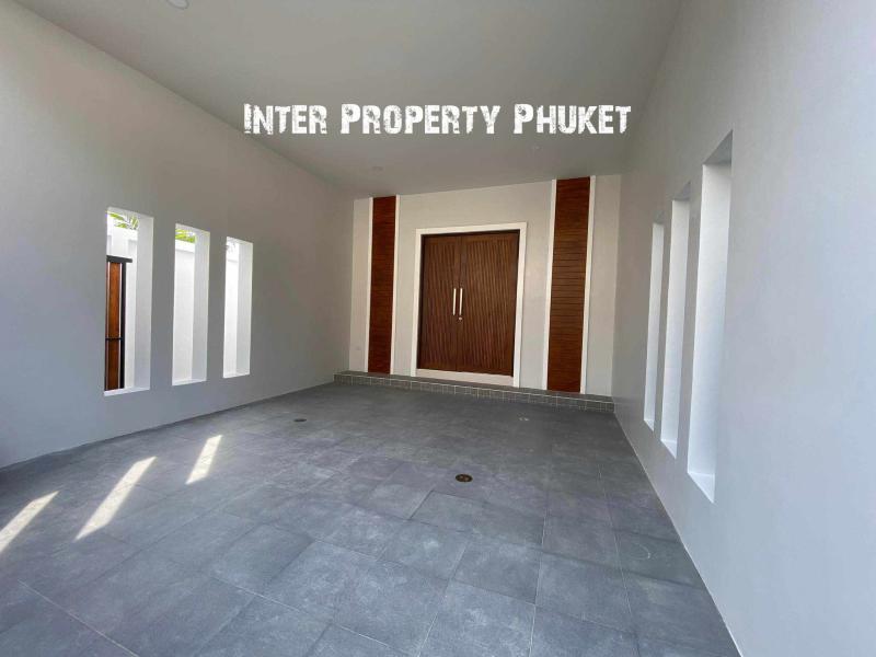 2 Bedrooms House with Pool