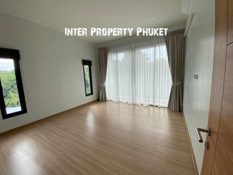 2 Bedrooms House with Pool