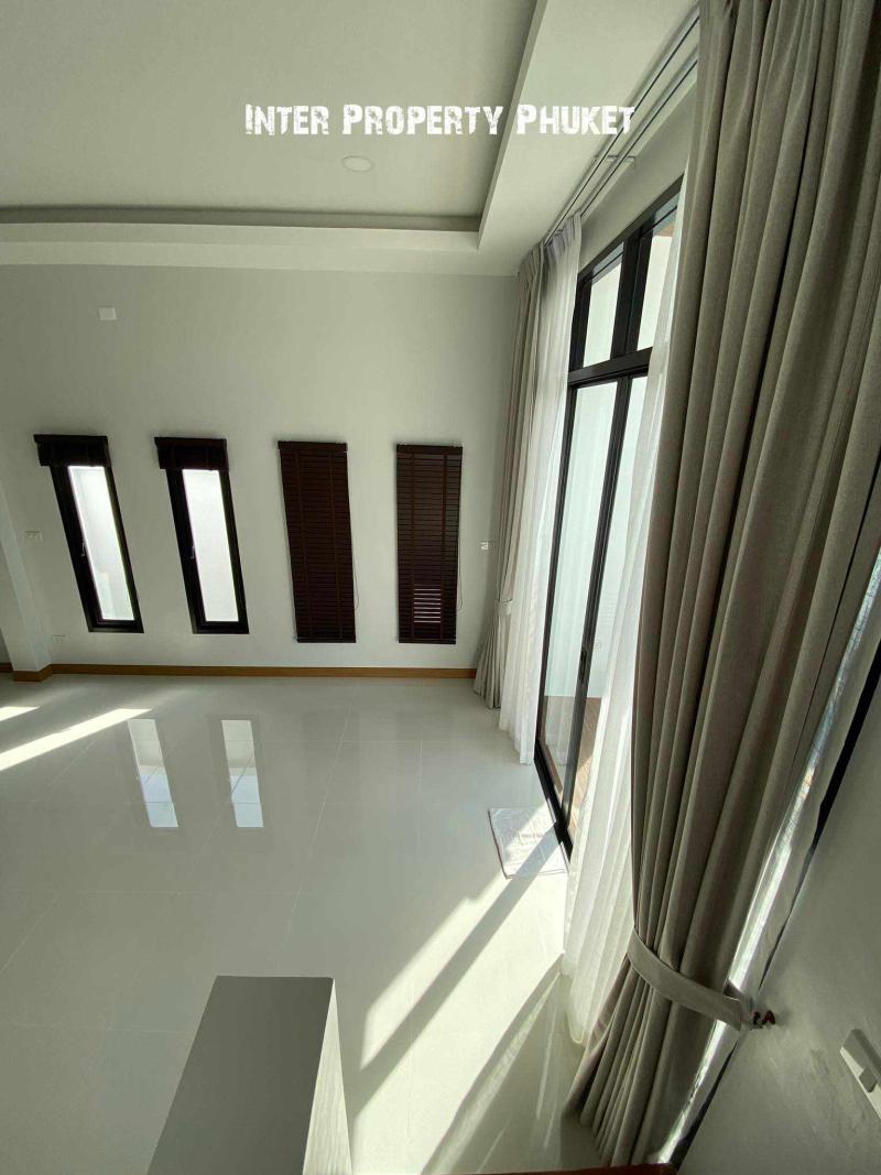 2 Bedrooms House with Pool
