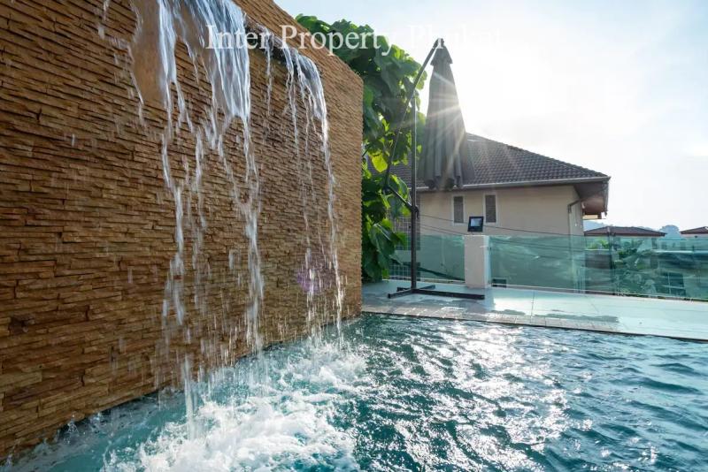 8 Bedrooms Villa in Patong for rent