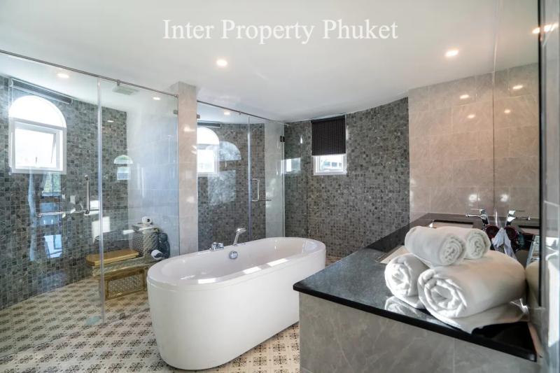 8 Bedrooms Villa in Patong for rent