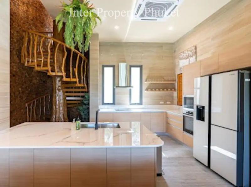 5 Bedrooms Villa in Patong for rent 
