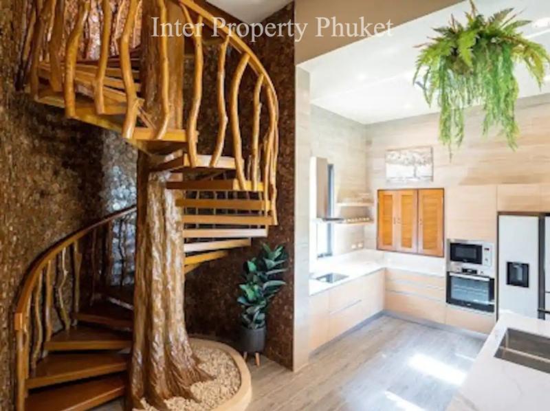 5 Bedrooms Villa in Patong for rent 