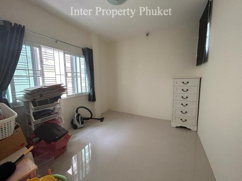 3 Bedroom Renovated House for rent