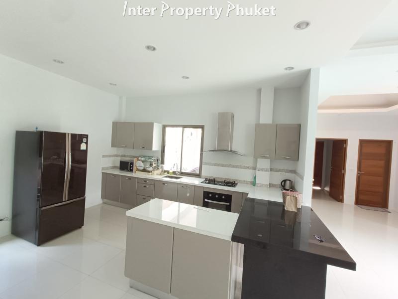3 Bedrooms villa for rent and sale