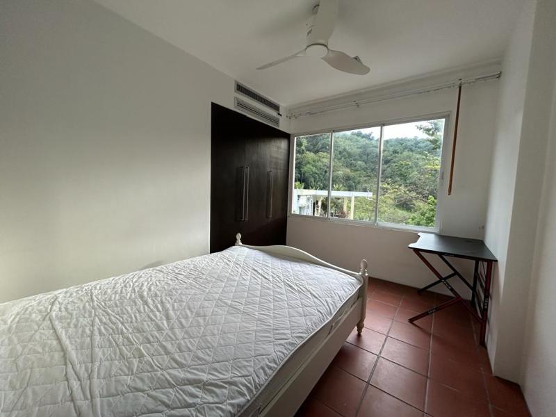 3 Bedrooms condo for rent