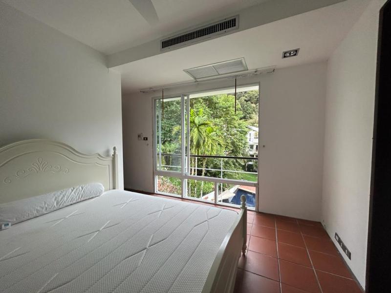 3 Bedrooms condo for rent
