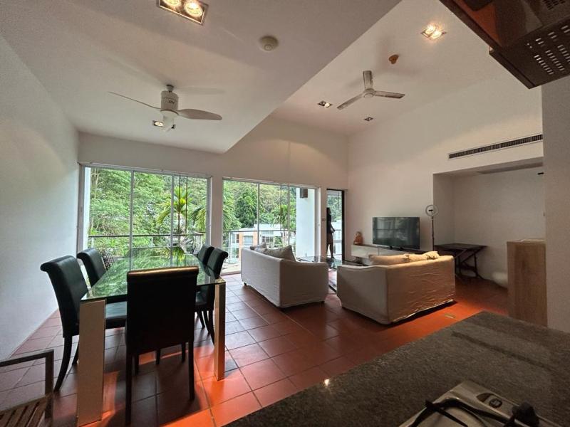 3 Bedrooms condo for rent