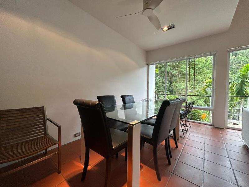 3 Bedrooms condo for rent
