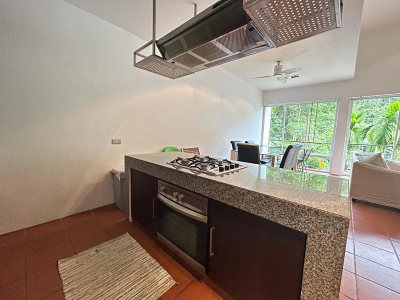 3 Bedrooms condo for rent