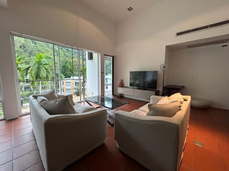 3 Bedrooms condo for rent
