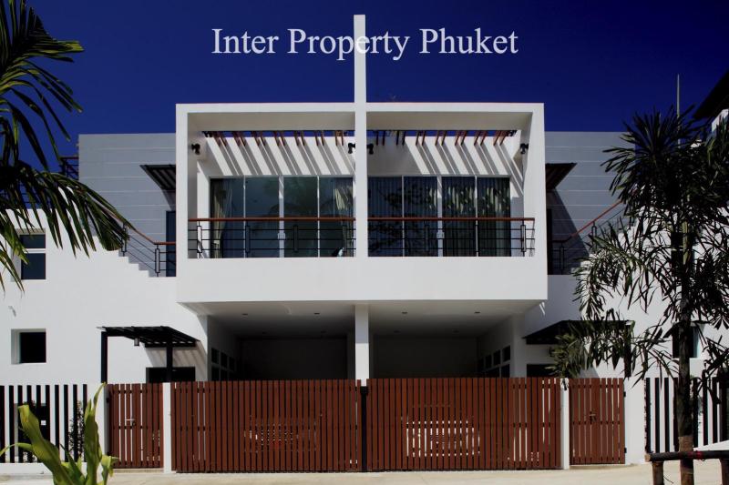 4 Bedrooms Villas for rent + SEA VIEW
