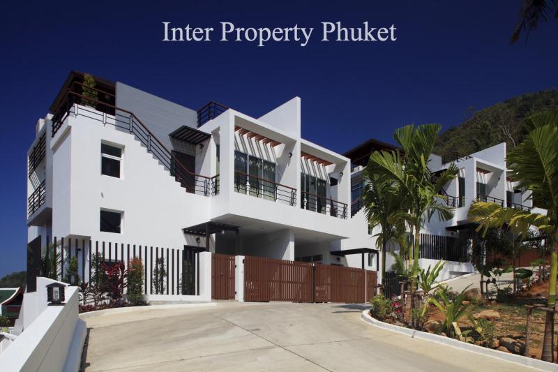 4 Bedrooms Villas for rent + SEA VIEW