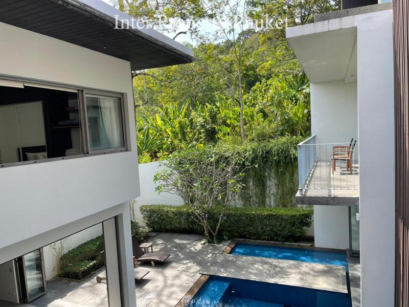 Embrace luxury living in this breathtaking sea view villa for rent
