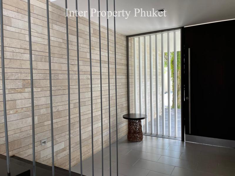 Embrace luxury living in this breathtaking sea view villa for rent
