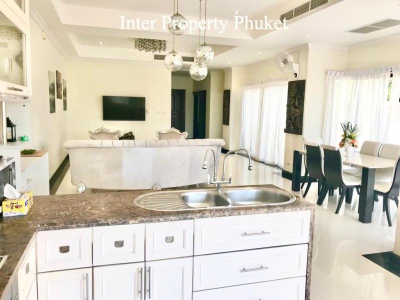 RLGN387 5 Bedrooms villa for rent